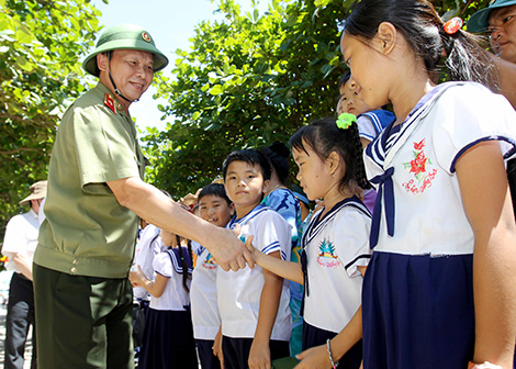 Trường Sơn đến với Trường Sa